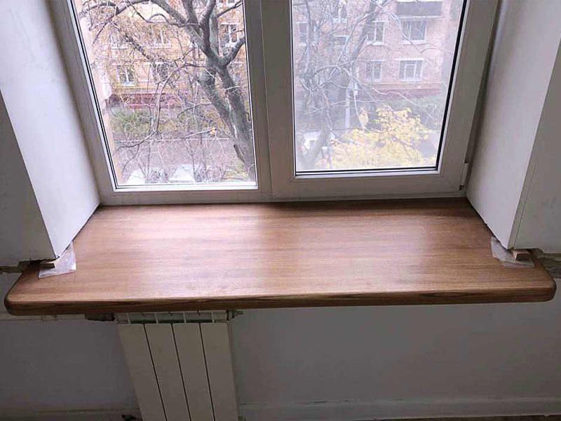 подоконник из массива дерева