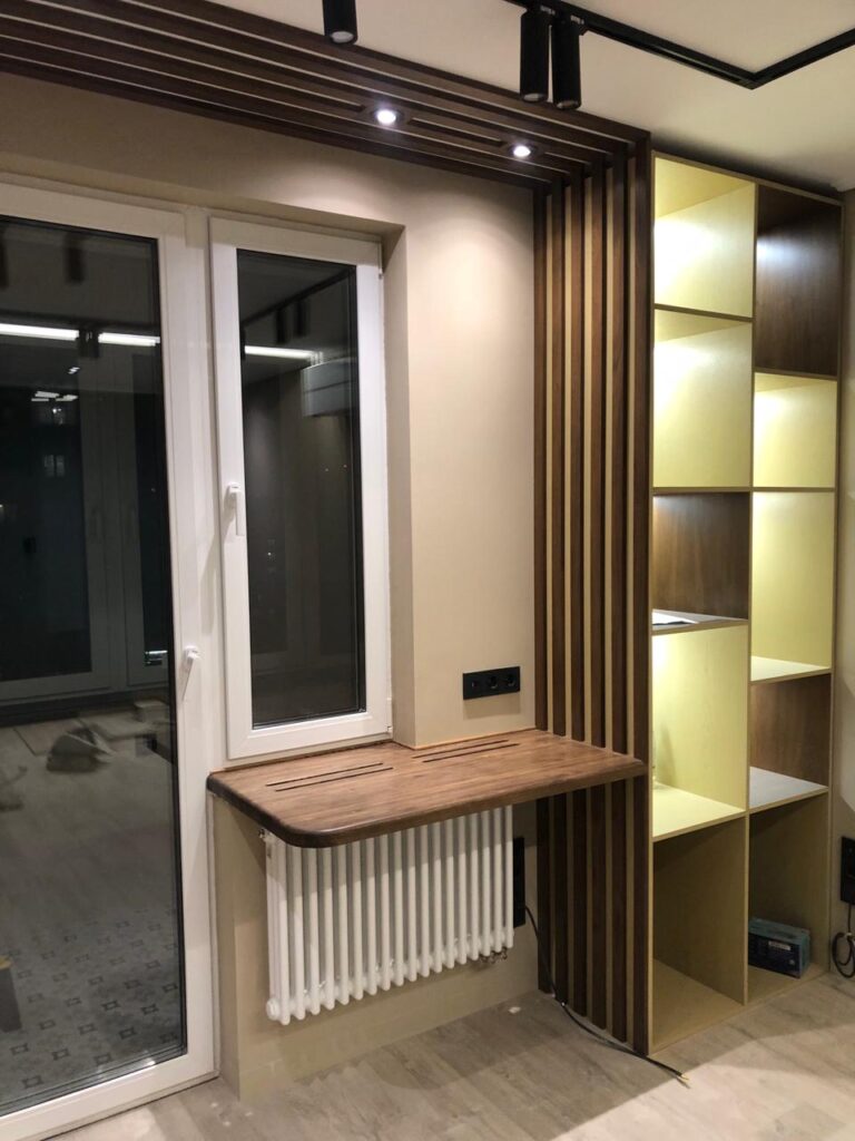 отделка потолка рейками из дерева на заказ