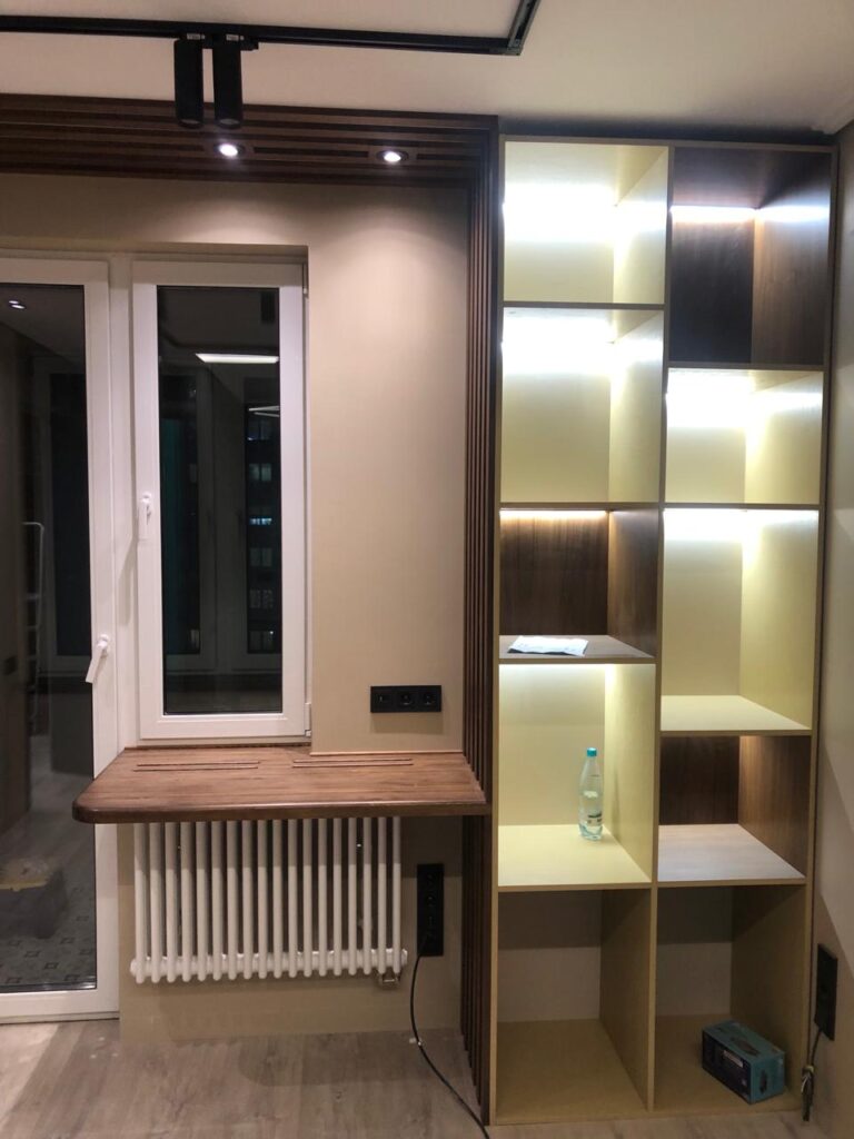 отделка потолка рейками из дерева на заказ